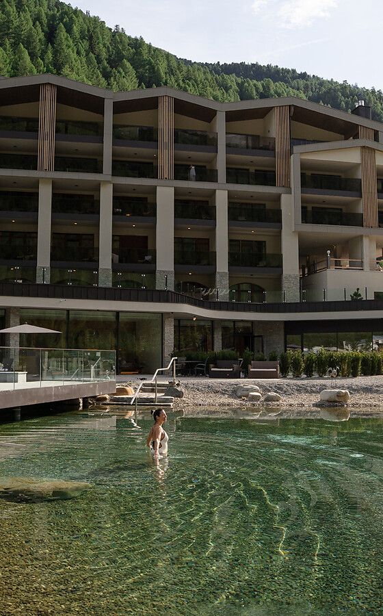Nel nuovo hotel superiore a 4 stelle, vivrai la vacanza estiva sulla cima più alta dell'Alto Adige.